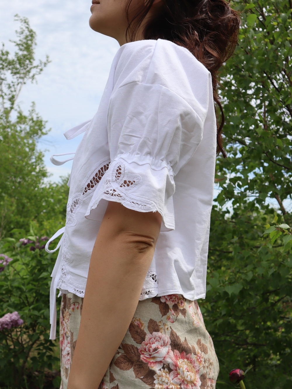Upcycled Lace Tablecloth Blouse with Bows Crop M • L • XL - Picture 3 of 8